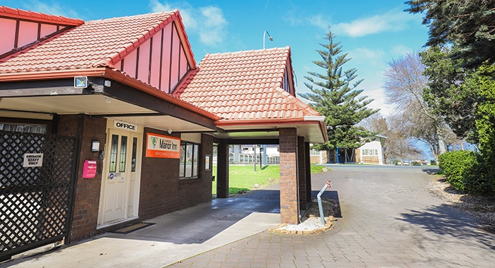 ground level motel units